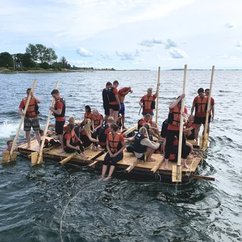 Teambuilding Tømmerflåde