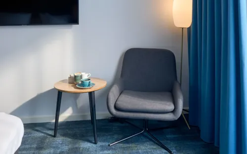 Standard Plus Stol Og Kaffe På Bordet